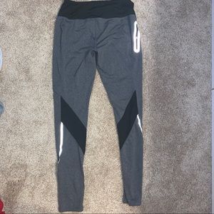 Gray athletic leggings